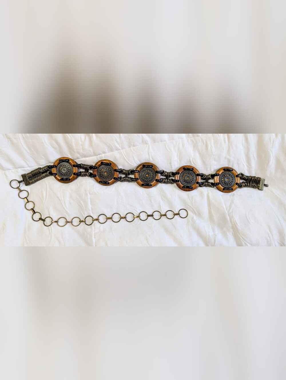 Metal/Wood Medallion Linked Belt